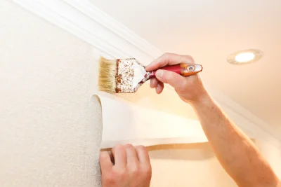 Pose de papier peint à Dagny — revêtements muraux et toiles de verre